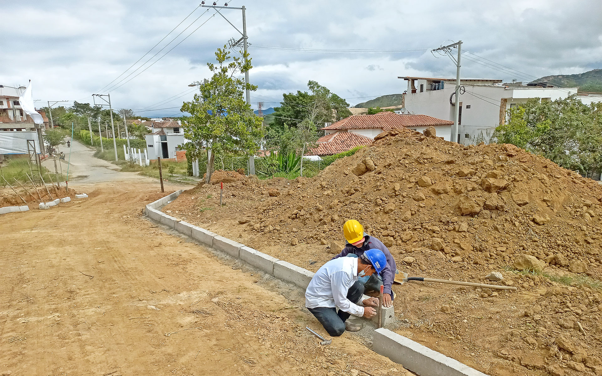 Instalación de bordillos en Montelago 3